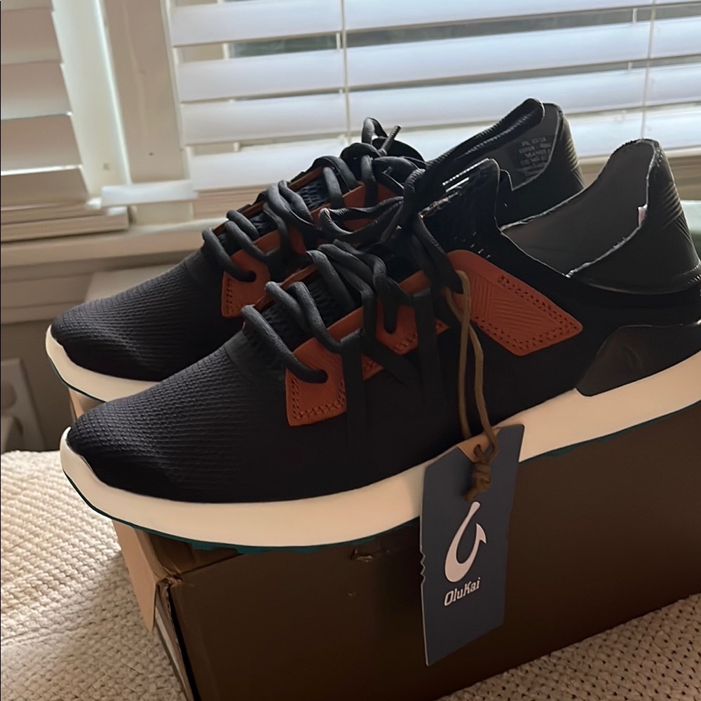 NWT OluKai Men's Golf Shoe Size 9
